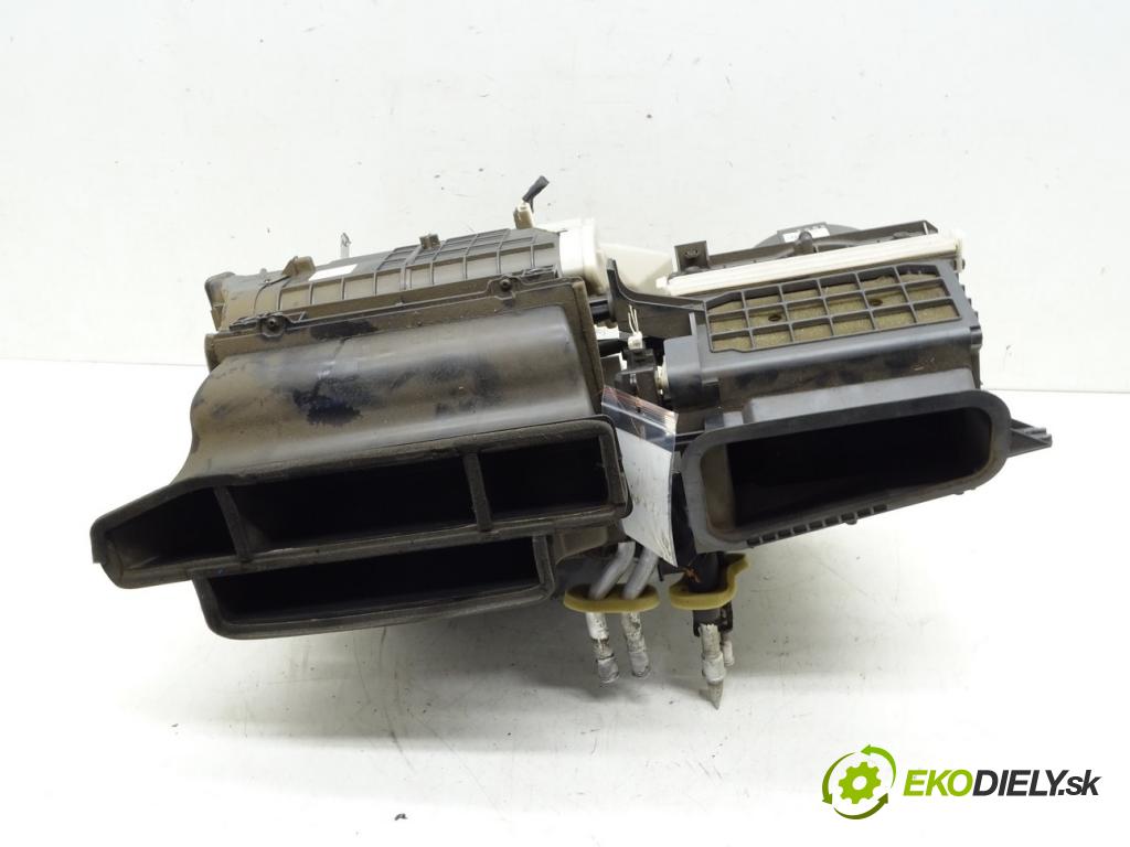 TOYOTA RAV 4 II (_A2_) 2000 - 2005    2.0 4WD (ACA21, ACA20) 110 kW [150 KM] benzyna 200  Výhrevné teleso, radiátor kúrenia komplet KOMBAJN  (Radiátory kúrenia)