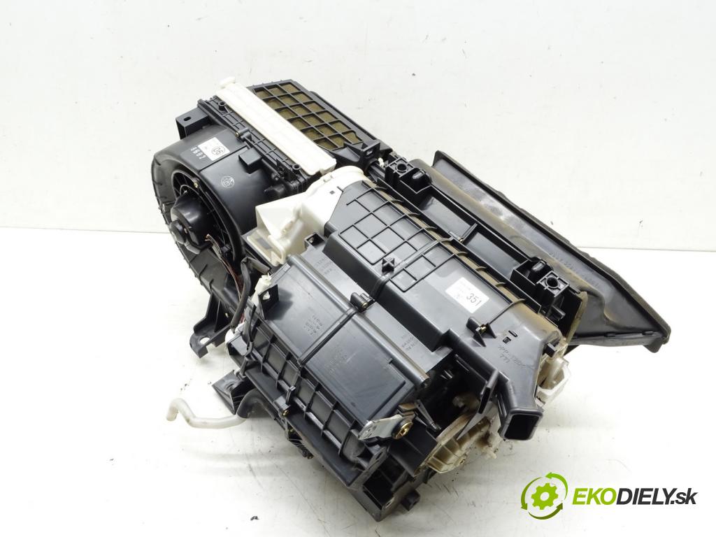 TOYOTA RAV 4 II (_A2_) 2000 - 2005    2.0 4WD (ACA21, ACA20) 110 kW [150 KM] benzyna 200  Výhrevné teleso, radiátor kúrenia komplet KOMBAJN  (Radiátory kúrenia)