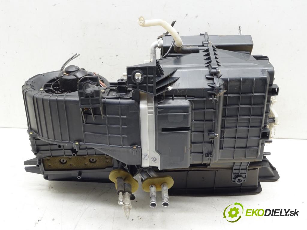 TOYOTA RAV 4 II (_A2_) 2000 - 2005    2.0 4WD (ACA21, ACA20) 110 kW [150 KM] benzyna 200  Výhrevné teleso, radiátor kúrenia komplet KOMBAJN  (Radiátory kúrenia)