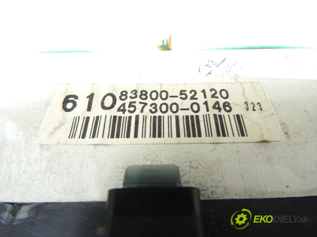 TOYOTA YARIS (_P1_) 1999 - 2005    1.0 (SCP10_) 50 kW [68 KM] benzyna 1999 - 2005  Prístrojovka 83800-52120 (Prístrojové dosky, displeje)