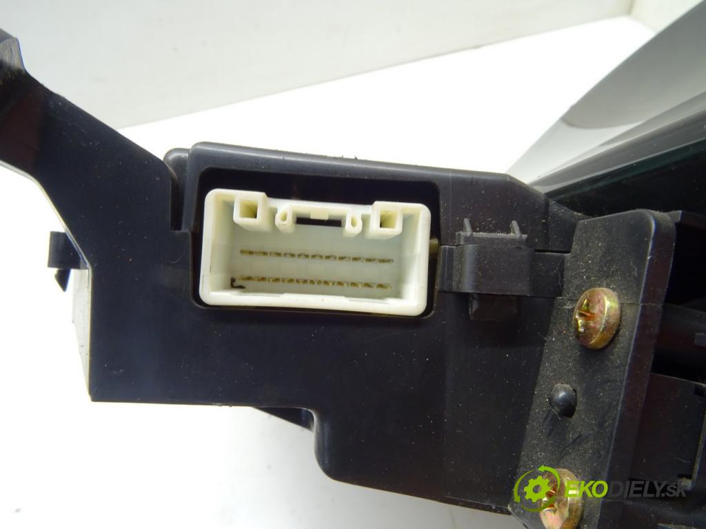 TOYOTA YARIS (_P1_) 1999 - 2005    1.0 (SCP10_) 50 kW [68 KM] benzyna 1999 - 2005  Prístrojovka 83800-52120 (Prístrojové dosky, displeje)