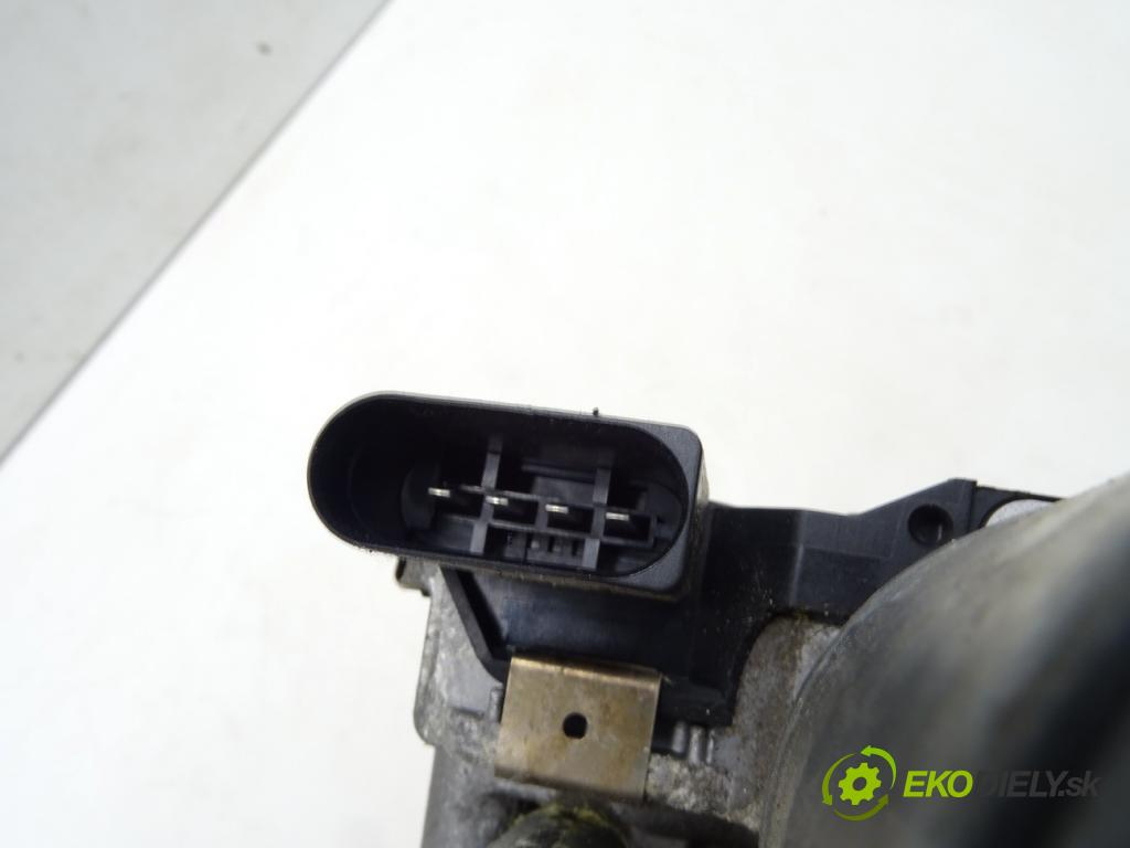 VOLVO V90 II Kombi (235, 236) 2016 - 2022    D5 AWD 173 kW [235 KM] olej napędowy 2016 - 2022  Mechanizmus stieračov predný 3397021717 (Motorčeky stieračov predné)