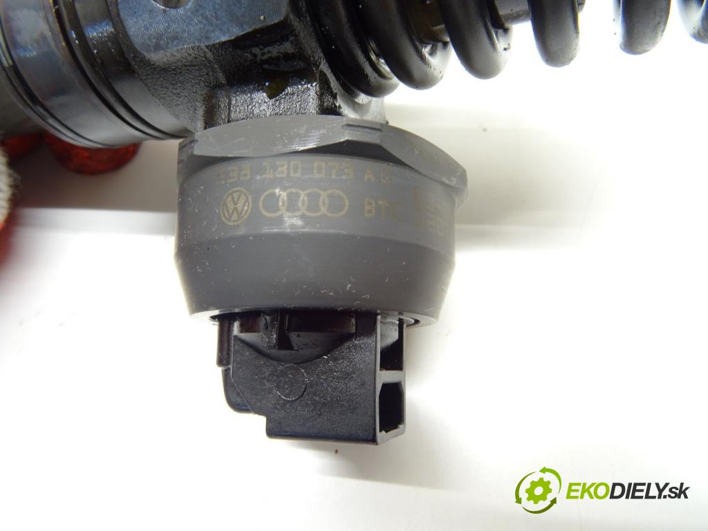 VW GOLF V (1K1) 2003 - 2010    1.9 TDI 77 kW [105 KM] olej napędowy 2003 - 2008  vstrekovače 0414720216 (Vstrekovače)