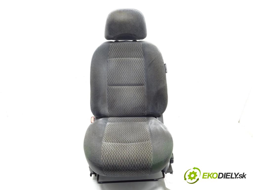 HYUNDAI SANTA FÉ I (SM) 2000 - 2006    2.0 CRDi 83 kW [113 KM] olej napędowy 2001 - 2006  Sedadlo ľavy  (Sedačky, sedadlá)