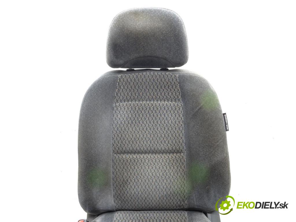 HYUNDAI SANTA FÉ I (SM) 2000 - 2006    2.0 CRDi 83 kW [113 KM] olej napędowy 2001 - 2006  Sedadlo ľavy  (Sedačky, sedadlá)