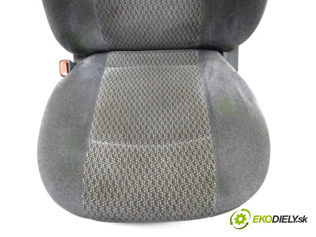 HYUNDAI SANTA FÉ I (SM) 2000 - 2006    2.0 CRDi 83 kW [113 KM] olej napędowy 2001 - 2006  Sedadlo ľavy  (Sedačky, sedadlá)