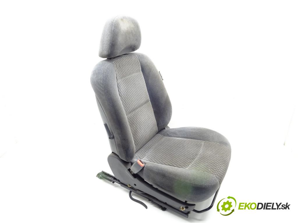 HYUNDAI SANTA FÉ I (SM) 2000 - 2006    2.0 CRDi 83 kW [113 KM] olej napędowy 2001 - 2006  Sedadlo ľavy  (Sedačky, sedadlá)