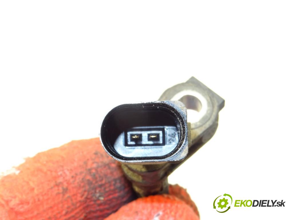 SKODA SUPERB III Kombi (3V5) 2015 - 2022    2.0 TDI 110 kW [150 KM] olej napędowy 2015 - 2022  Snímač ABS predný ľavy 100711-52733 (Snímače ABS)