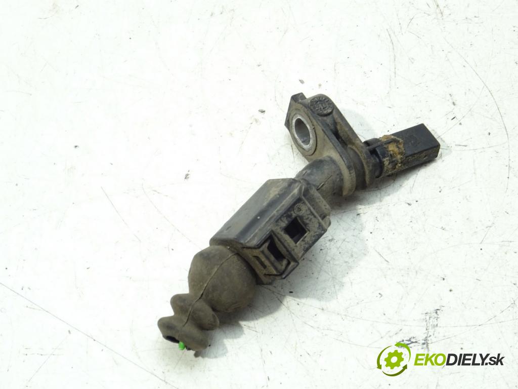 SKODA SUPERB III Kombi (3V5) 2015 - 2022    2.0 TDI 110 kW [150 KM] olej napędowy 2015 - 2022  Snímač ABS predný pravy 100711-52743 (Snímače ABS)