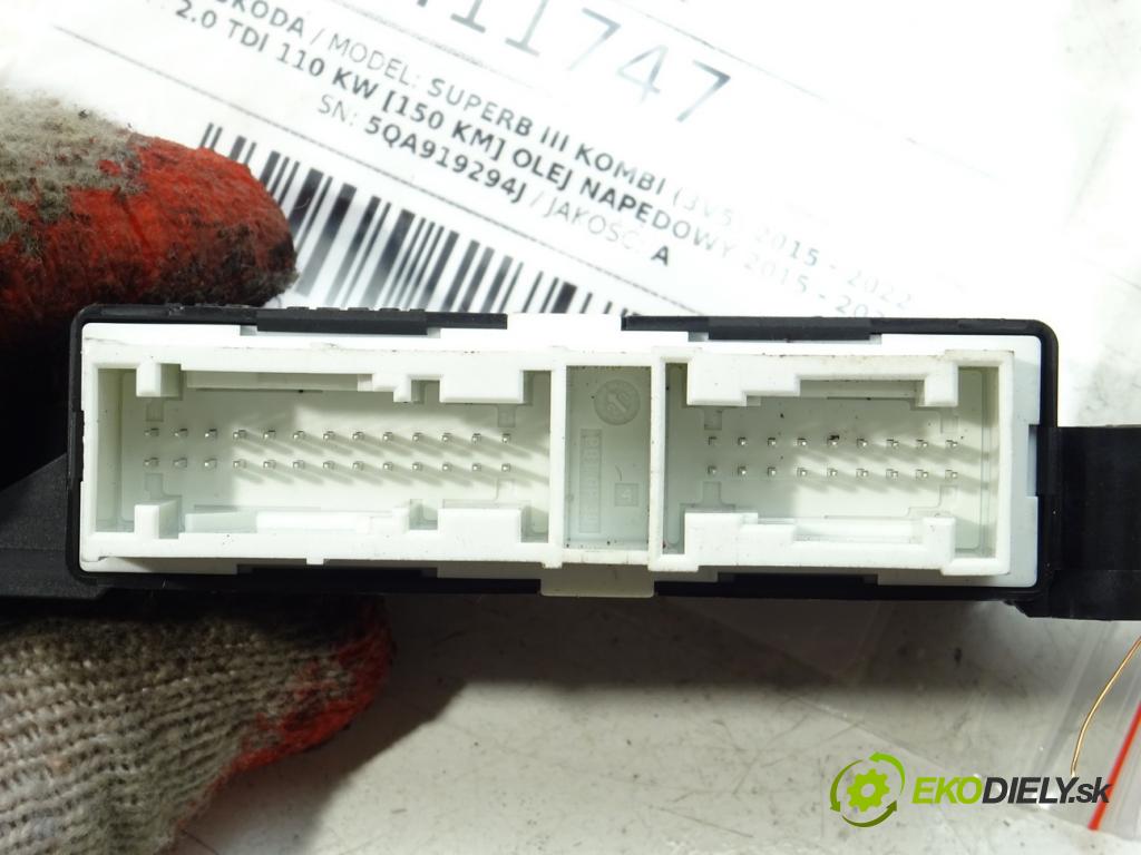 SKODA SUPERB III Kombi (3V5) 2015 - 2022    2.0 TDI 110 kW [150 KM] olej napędowy 2015 - 2022  Modul PDC 5QA919294J (Ostatné)