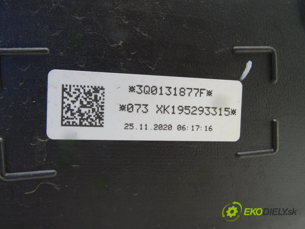 SKODA SUPERB III Kombi (3V5) 2015 - 2022    2.0 TDI 110 kW [150 KM] olej napędowy 2015 - 2022  Nádržka ADBLUE: 3Q0131877F