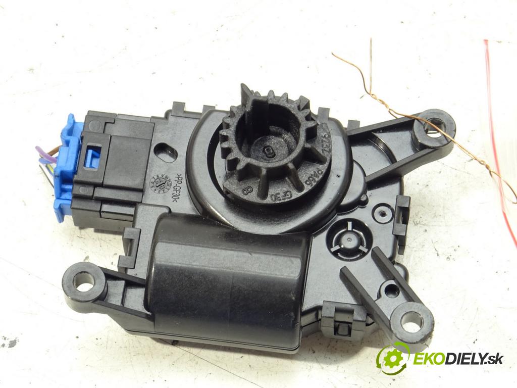 SKODA SUPERB III Kombi (3V5) 2015 - 2022    2.0 TDI 110 kW [150 KM] olej napędowy 2015 - 2022  Motorček kúrenia 5WA907511B (Motorčeky kúrenia)