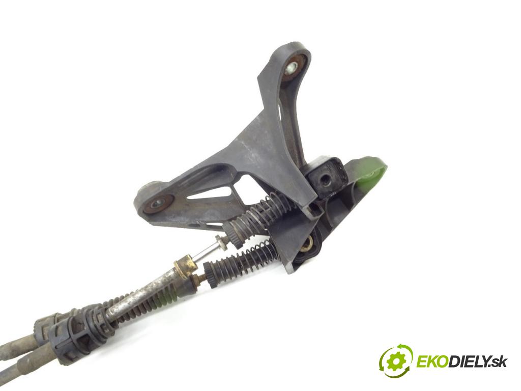 VW PASSAT B6 Variant (3C5) 2005 - 2011    1.6 TDI 77 kW [105 KM] olej napędowy 2009 - 2010  Kulisa 3C0711049AE (Rýchlostné páky / kulisy)