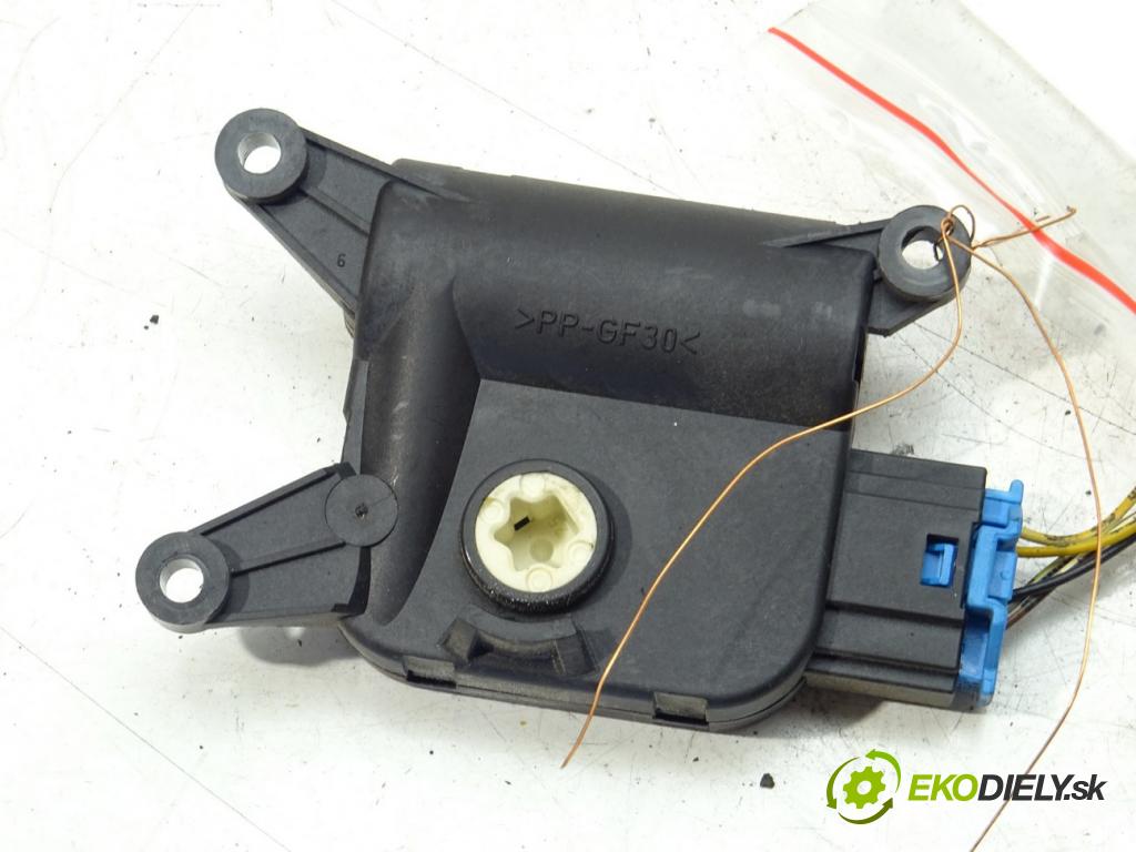 VW PASSAT B6 Variant (3C5) 2005 - 2011    1.6 TDI 77 kW [105 KM] olej napędowy 2009 - 2010  motorek topení 3C0907511A (Motorky topení)