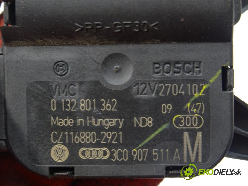 VW PASSAT B6 Variant (3C5) 2005 - 2011    1.6 TDI 77 kW [105 KM] olej napędowy 2009 - 2010  motorek topení 3C0907511A (Motorky topení)