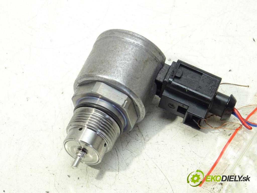 SKODA SUPERB III Kombi (3V5) 2015 - 2022    2.0 TDI 110 kW [150 KM] olej napędowy 2015 - 2022  Regulátor tlaku paliva 04L130764E (Ostatné)