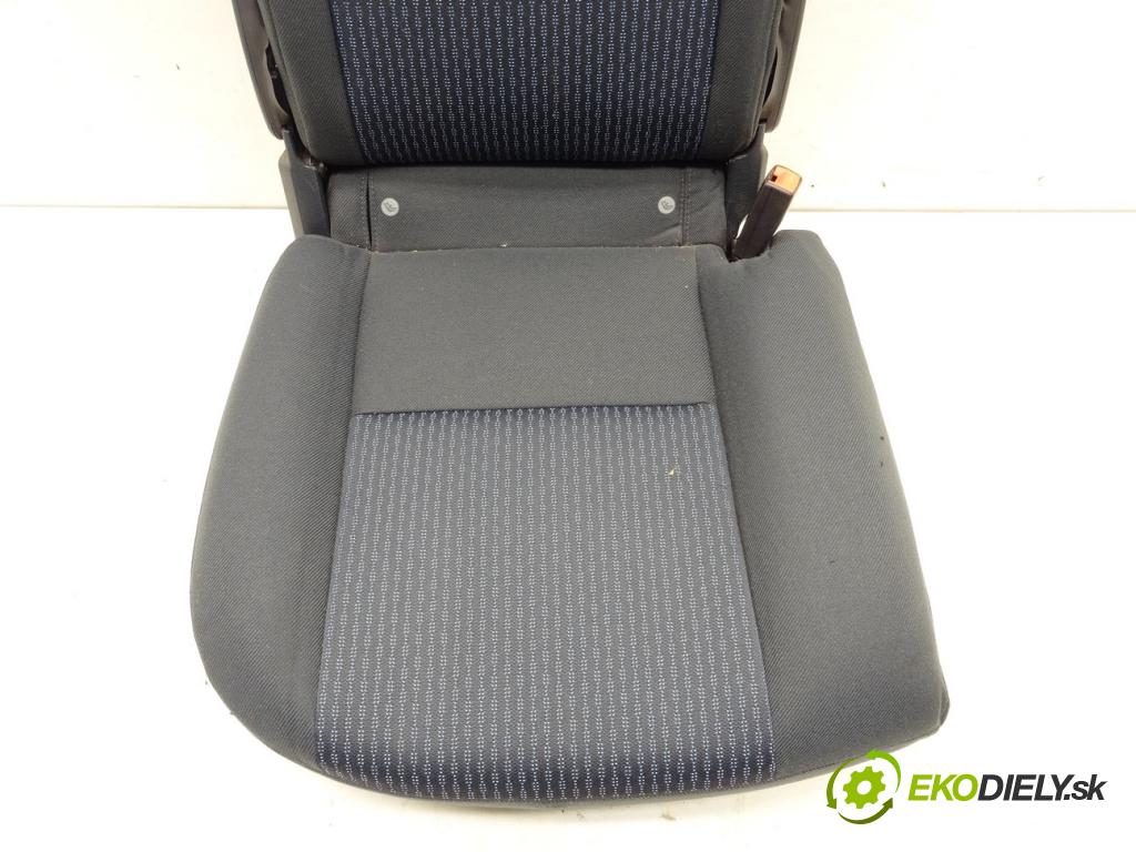 FORD C-MAX II (DXA/CB7, DXA/CEU) 2010 - 2019    1.6 Ti 77 kW [105 KM] benzyna 2010 - 2019  Sedadlo zadný pravy druhý RIADOK:
