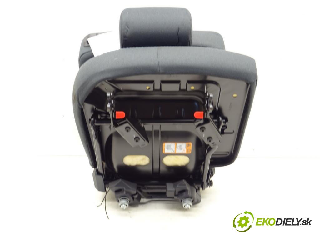 FORD C-MAX II (DXA/CB7, DXA/CEU) 2010 - 2019    1.6 Ti 77 kW [105 KM] benzyna 2010 - 2019  Sedadlo zadný pravy druhý RIADOK: