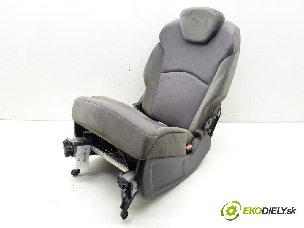PEUGEOT 807 (EB_) 2002 - 2022    2.2 HDi 94 kW [128 KM] olej napędowy 2002 - 2022  Sedadlo zadný  (Sedačky, sedadlá)