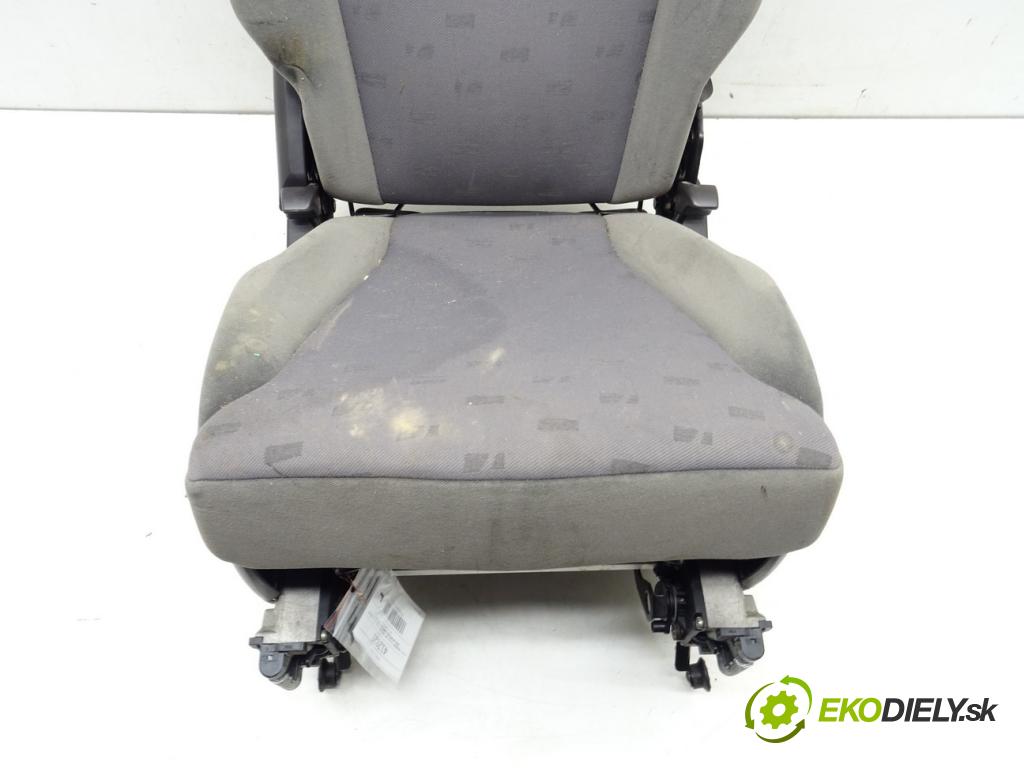 PEUGEOT 807 (EB_) 2002 - 2022    2.2 HDi 94 kW [128 KM] olej napędowy 2002 - 2022  Sedadlo zadný  (Sedačky, sedadlá)