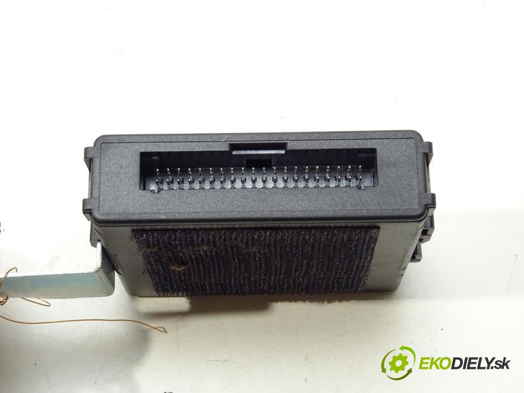 TOYOTA YARIS (_P13_) 2010 - 2022    1.3 (NSP130_) 73 kW [99 KM] benzyna 2011 - 2022  Modul PDC 10R-030426 (Ostatné)