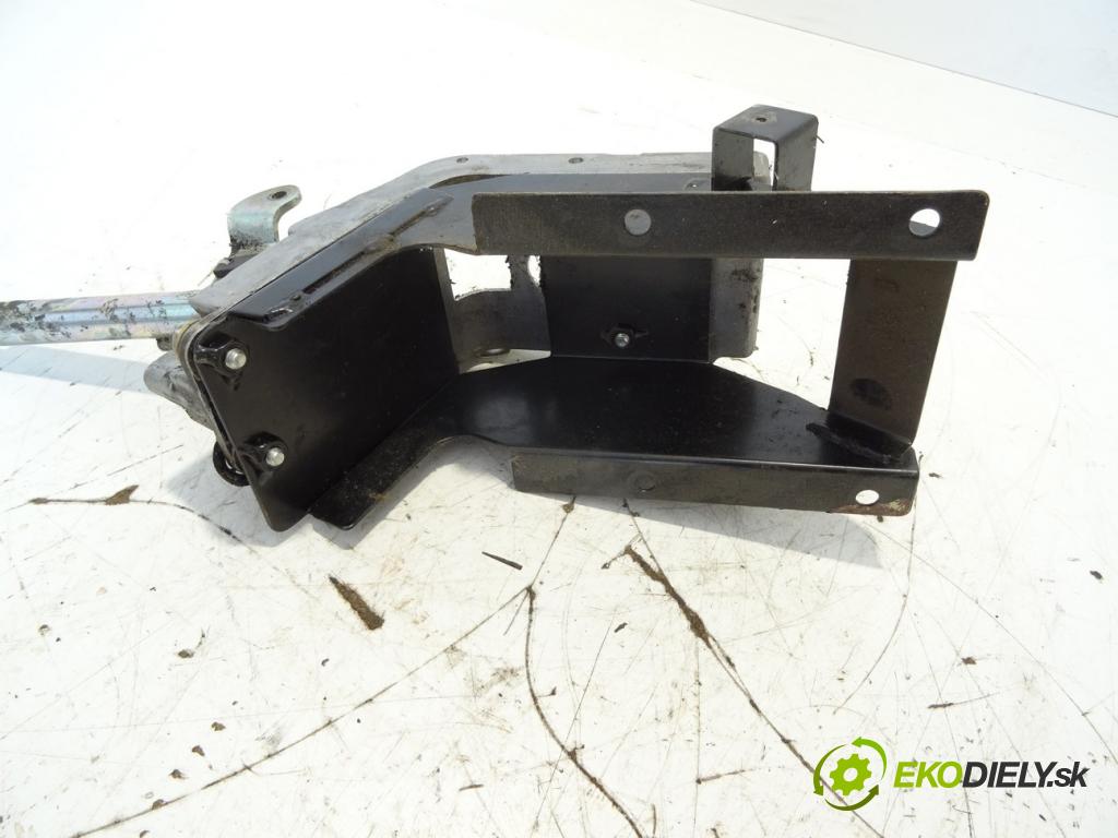 ISUZU TURQUOISE    4752cm³ 108KW (147KM) 2005  Kulisa  (Rýchlostné páky / kulisy)