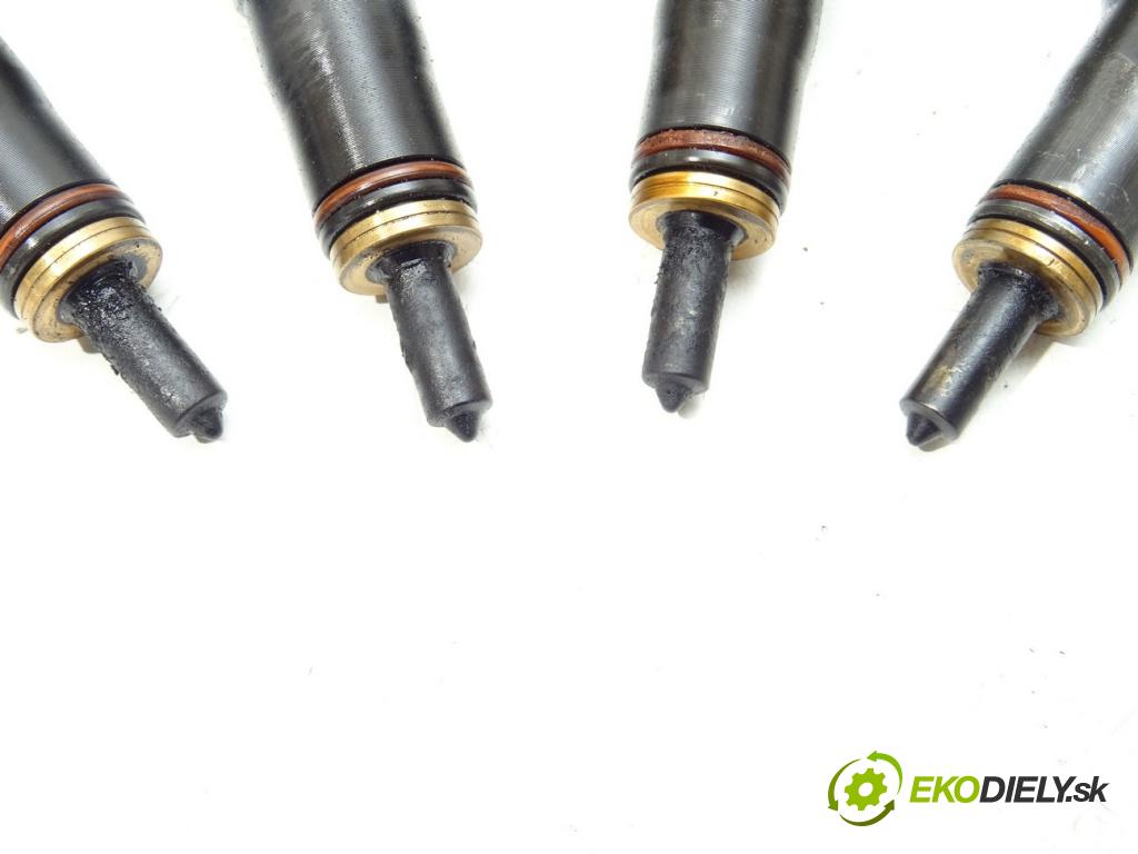 AUDI A4 B6 (8E2) 2000 - 2005    1.9 TDI 96 kW [130 KM] olej napędowy 2000 - 2004  vstřikovací ventily 038130073AR