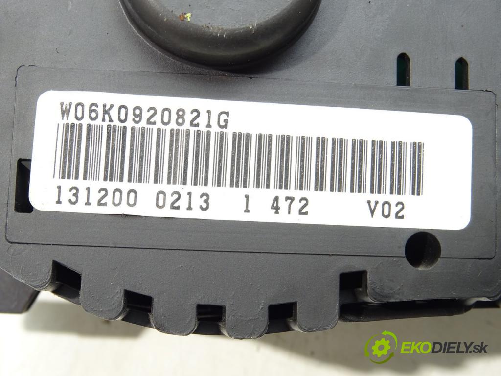 SEAT IBIZA II (6K1) 1993 - 2002    1.4 i 44 kW [60 KM] benzyna 1993 - 2002  Prístrojovka 6K0920821G (Prístrojové dosky, displeje)