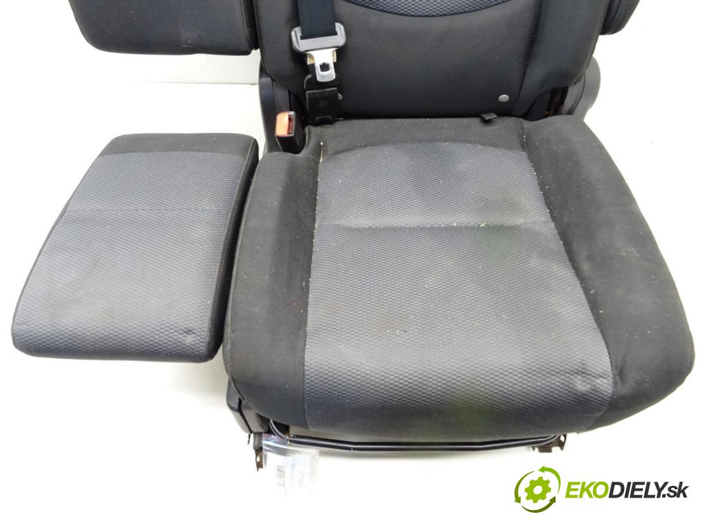 MAZDA 5 (CR19) 2005 - 2010    2.0 CD (CR19) 81 kW [110 KM] olej napędowy 2005 -   Sedadlo zadný druhý RIADOK:  (Sedačky, sedadlá)