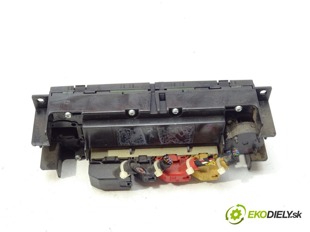 VW BORA I (1J2) 1998 - 2013    1.9 TDI 85 kW [115 KM] olej napędowy 1998 - 2002  Panel ovládania kúrenia  (Prepínače, spínače, tlačidlá a ovládače kúrenia)