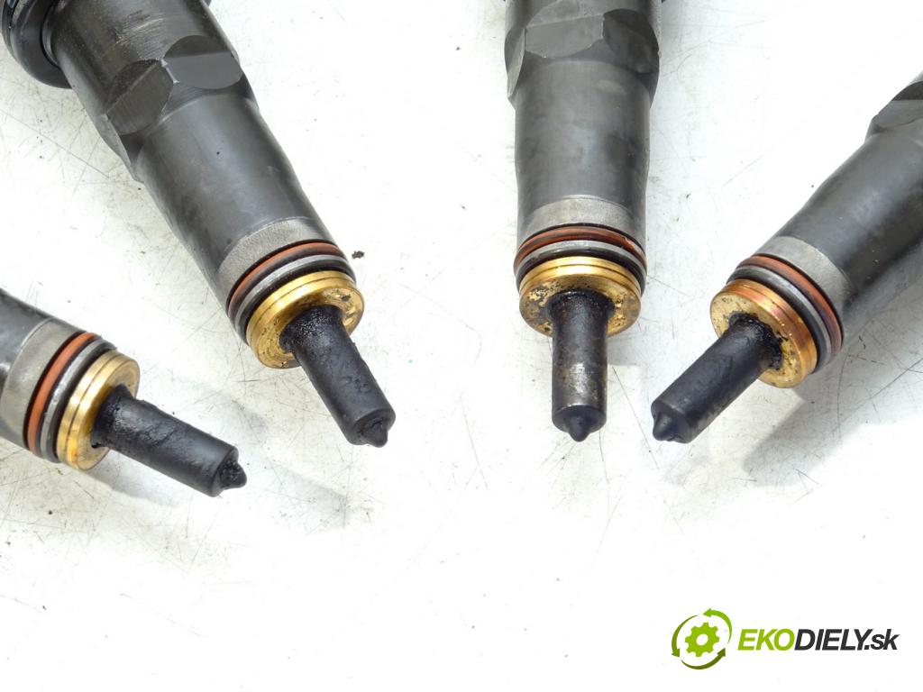 AUDI A4 B6 Avant (8E5) 2000 - 2005    1.9 TDI 74 kW [101 KM] olej napędowy 2001 - 2004  vstrekovače 0414720037 038130073AJ (Vstrekovače)