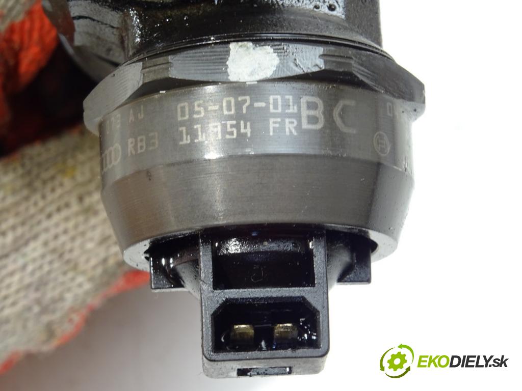 AUDI A4 B6 Avant (8E5) 2000 - 2005    1.9 TDI 74 kW [101 KM] olej napędowy 2001 - 2004  vstrekovače 0414720037 038130073AJ (Vstrekovače)