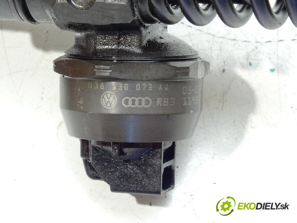 AUDI A4 B6 Avant (8E5) 2000 - 2005    1.9 TDI 74 kW [101 KM] olej napędowy 2001 - 2004  vstrekovače 0414720037 038130073AJ (Vstrekovače)
