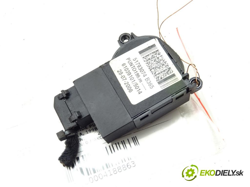 FIAT GRANDE PUNTO (199_) 2005 - 2022    1.4 (199AXB11, 199AXB1A, 199BXB1A, 199AXL1A) 57 kW  Kocka, vložka spínacej skrinky 51793074 (Spínacie skrinky a kľúče)