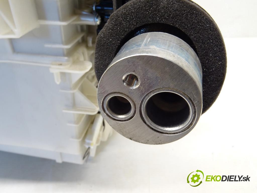 LEXUS RC (_C1_) 2014 - 2022    350 AWD (GSC15) 228 kW [310 KM] benzyna 2015 - 202  Výhrevné teleso, radiátor kúrenia komplet KOMBAJN 87010-53081 (Radiátory kúrenia)