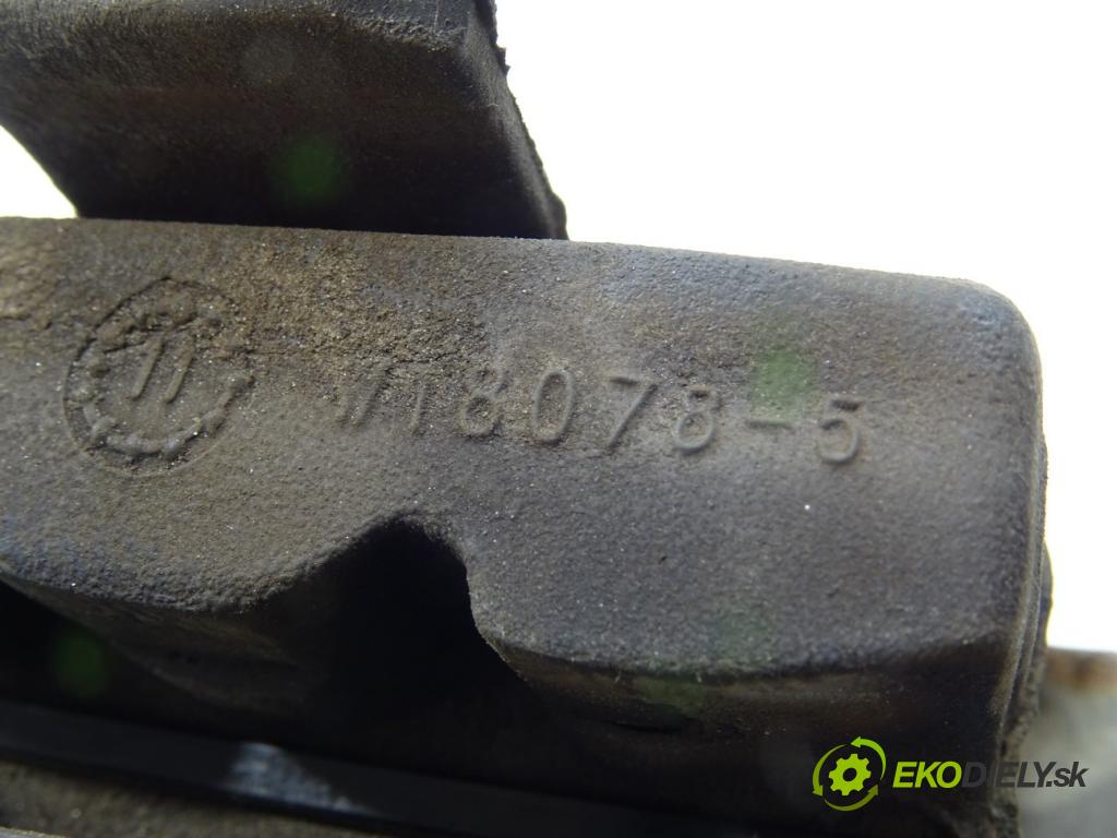 VW PASSAT B7 Variant (365) 2010 - 2015    1.6 TDI 77 kW [105 KM] olej napędowy 2010 - 2014  AirBag Motor  (Držiaky motora)