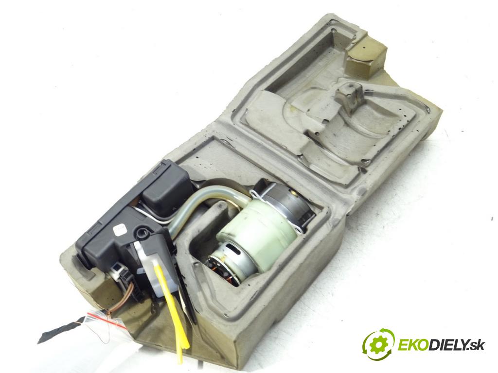 MERCEDES-BENZ KLASA A (W168) 1997 - 2005    A 160 (168.033, 168.133) 75 kW [102 KM] benzyna 19  pumpa centrálneho zámku A1688000035 (Riadiace jednotky centrálneho zámku)