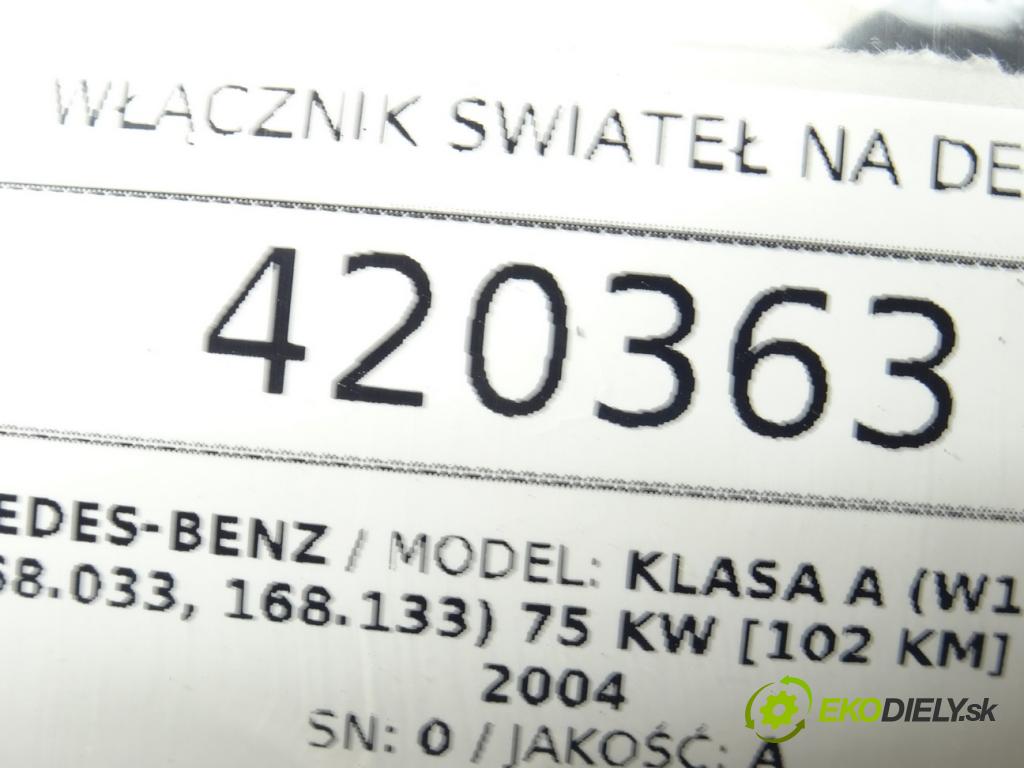 MERCEDES-BENZ KLASA A (W168) 1997 - 2005    A 160 (168.033, 168.133) 75 kW [102 KM] benzyna 19  Spínač svetiel na prístrojovej doske 1685450104 (Prepínače, spínače, tlačidlá a ovládače kúrenia)