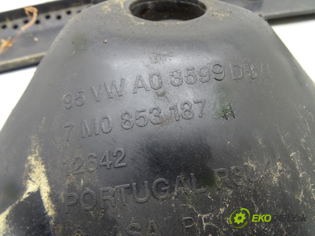 SEAT ALHAMBRA (7V8, 7V9) 1996 - 2010    1.9 TDI 81 kW [110 KM] olej napędowy 1996 - 2000  torpédo plast pod čelní okno  (Torpéda)