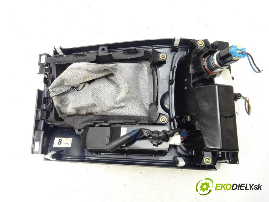 MAZDA 6 Station Wagon (GY) 2002 - 2008    2.0 (GYEW) 108 kW [147 KM] benzyna 2005 - 2007  RADIO Panel kúrenia CQ-EM4570AK
