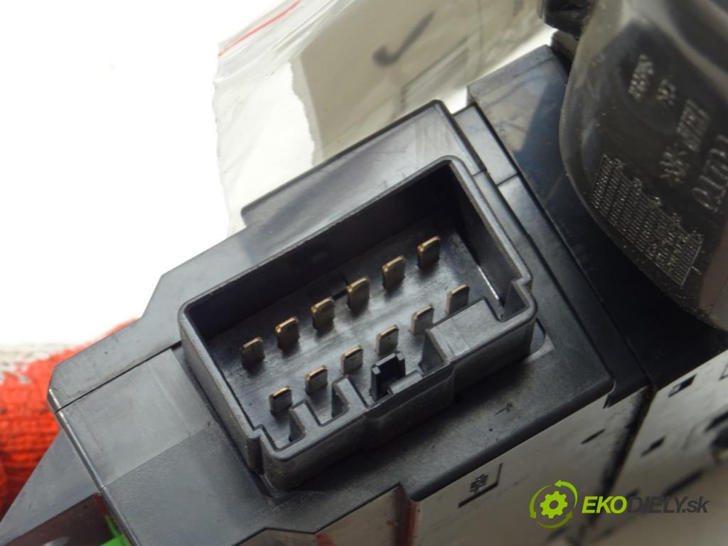 VOLVO S80 I (184) 1998 - 2008    2.4 103 kW [140 KM] benzyna 1999 - 2006  Prepínač okien  (Prepínače, spínače, tlačidlá a ovládače kúrenia)