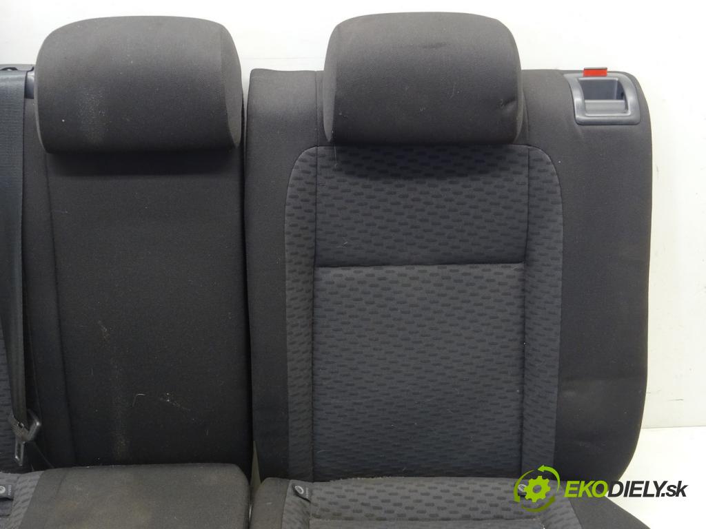 SKODA FABIA II Combi (545) 2007 - 2014    1.6 TDI 66 kW [90 KM] olej napędowy 2010 - 2014  Sedadlo zad 0 (Sedačky, sedadlá)