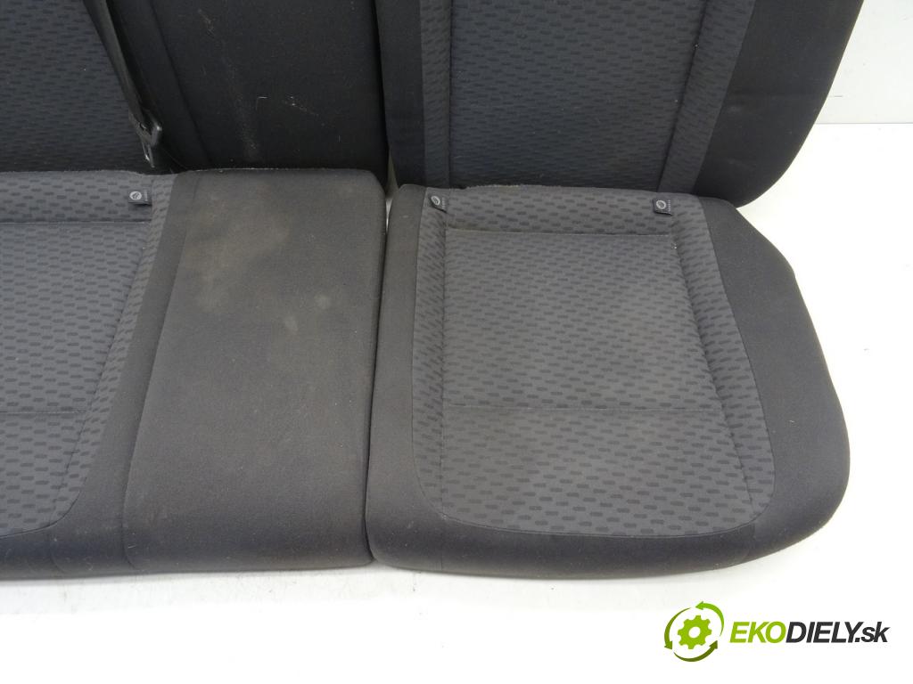 SKODA FABIA II Combi (545) 2007 - 2014    1.6 TDI 66 kW [90 KM] olej napędowy 2010 - 2014  Sedadlo zad 0 (Sedačky, sedadlá)