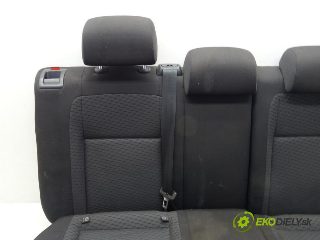 SKODA FABIA II Combi (545) 2007 - 2014    1.6 TDI 66 kW [90 KM] olej napędowy 2010 - 2014  Sedadlo zad 0 (Sedačky, sedadlá)