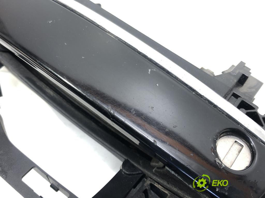 AUDI A6 C6 Avant (4F5) 2004 - 2011    2.7 TDI quattro 120 kW [163 KM] olej napędowy 2005  Kľučka predný ľavá strana vonkajšia  (Vonkajšie predné ľavé)