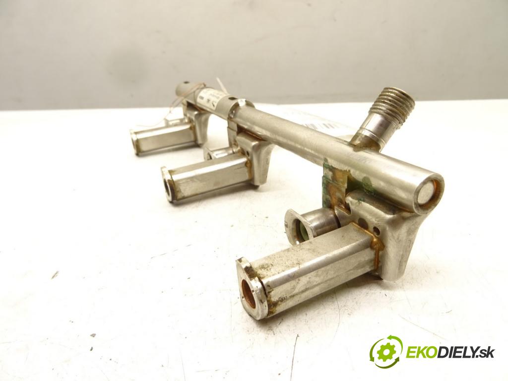 JAGUAR F-PACE (X761) 2015 - 2022    3.0 SCV6 AWD 250 kW [340 KM] benzyna 2015 - 2022  Lišta vstrekovacia FX23-9G802-AC DX23-9D280-CB (Vstrekovacie lišty)