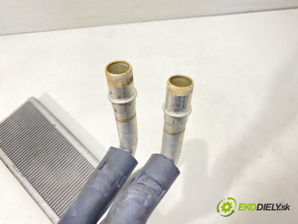 JAGUAR F-PACE (X761) 2015 - 2022    3.0 SCV6 AWD 250 kW [340 KM] benzyna 2015 - 2022  Výhrevné teleso, radiátor kúrenia  (Radiátory kúrenia)