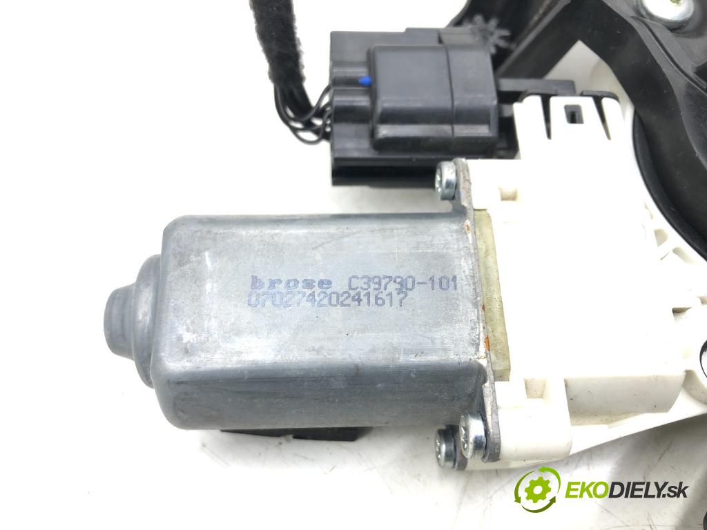 JAGUAR F-PACE (X761) 2015 - 2022    3.0 SCV6 AWD 250 kW [340 KM] benzyna 2015 - 2022  mechanismus okna přední část levý