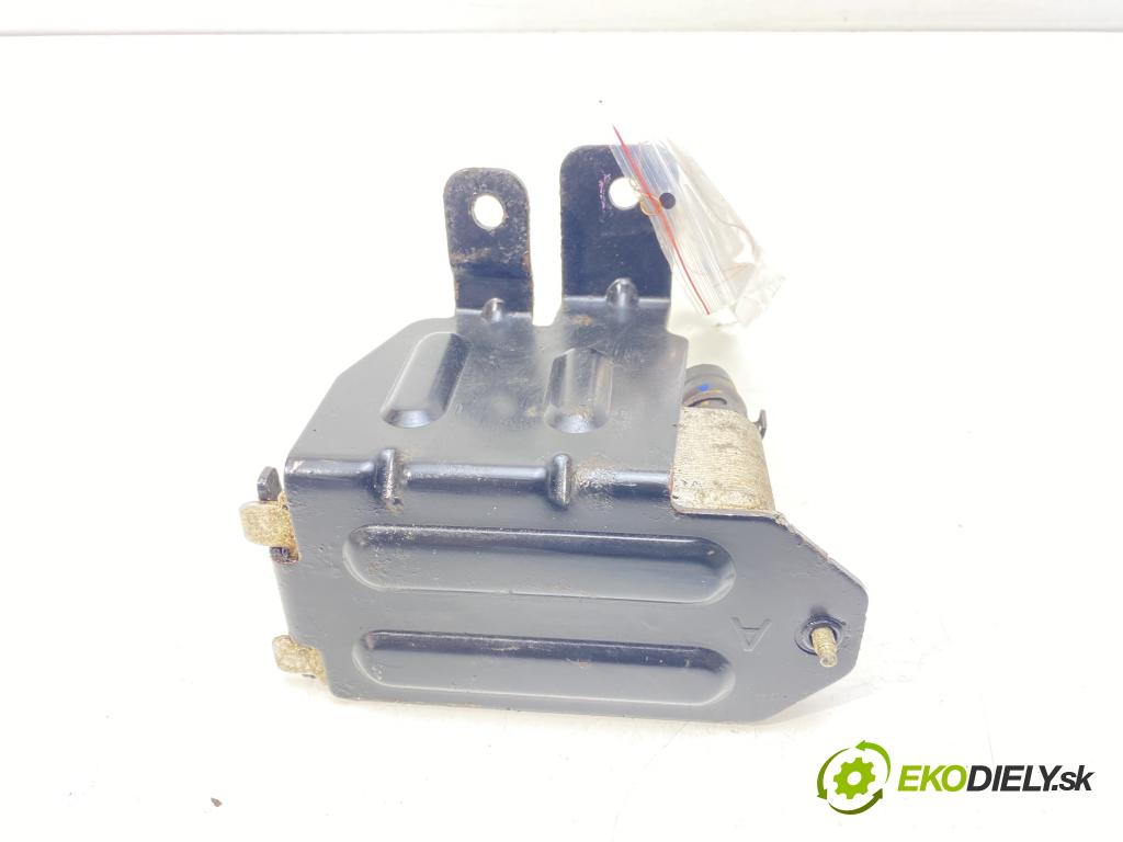 JAGUAR F-PACE (X761) 2015 - 2022    3.0 SCV6 AWD 250 kW [340 KM] benzyna 2015 - 2022  chladič oleje  (Chladiče oleje)