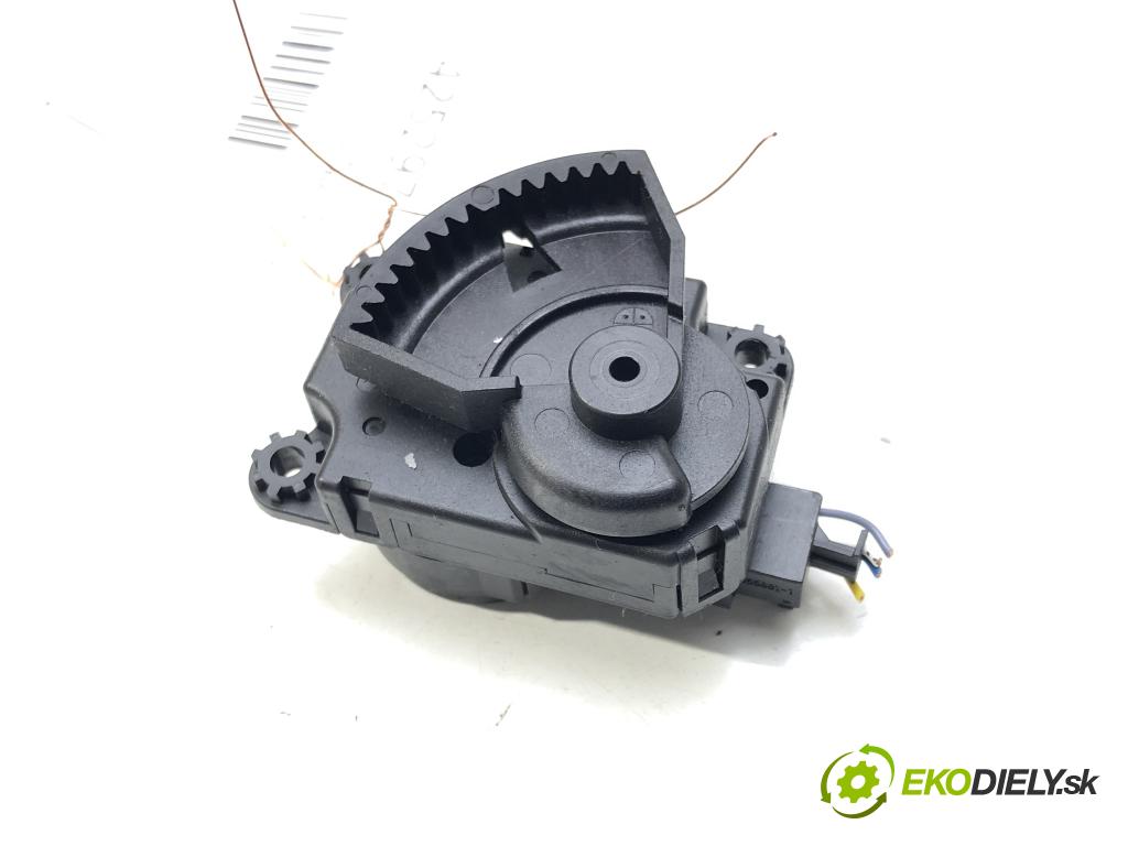 PEUGEOT 308 II (LB_, LP_, LW_, LH_, L3_) 2013 - 2021    1.2 THP 130 96 kW [131 KM] benzyna 2013 - 2021  Motorček kúrenia Z5510001 (Motorčeky kúrenia)